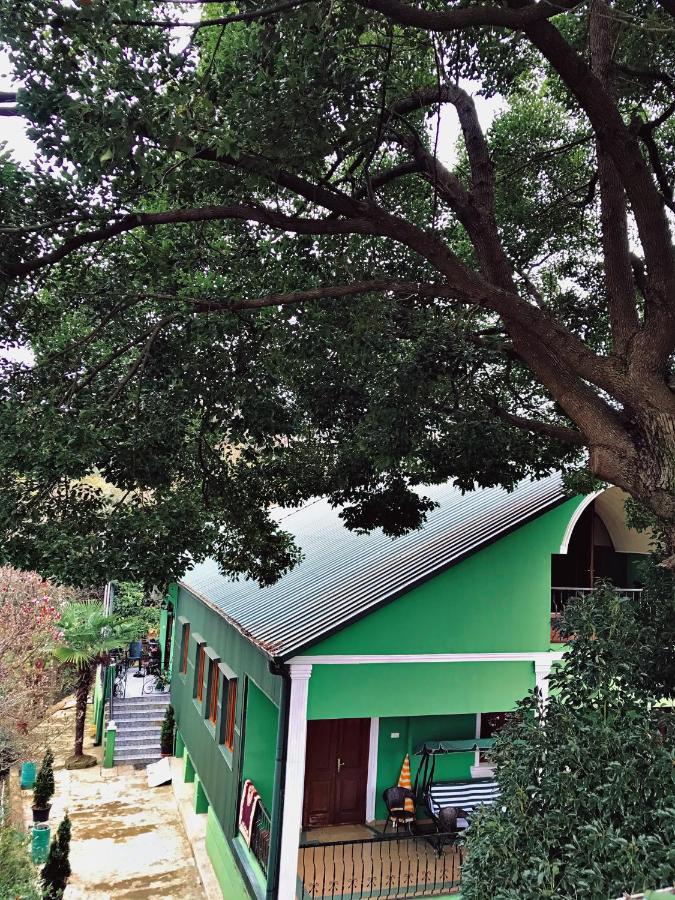 Apartment Green House Makhinjauri Bagian luar foto